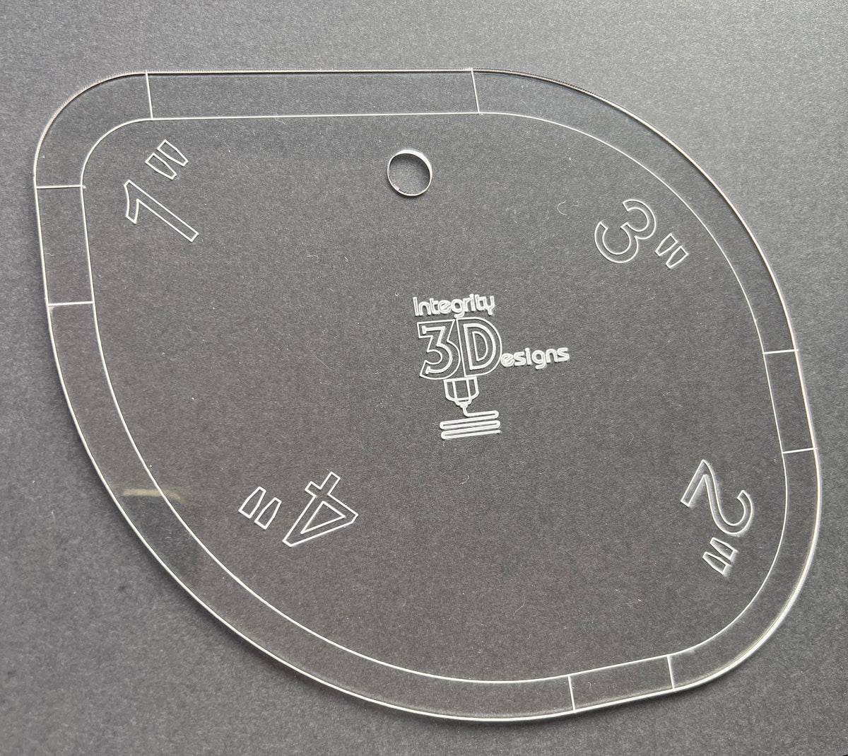 Rounded corner guide for sewing and crafting.