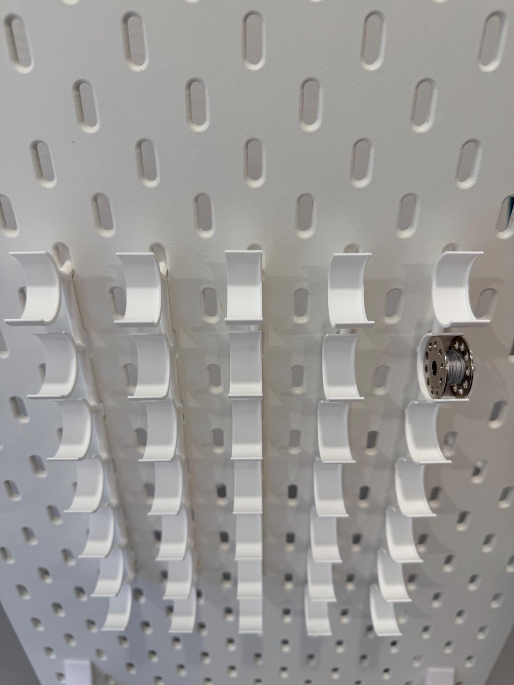 Industrial Bobbin Holder Clip, IKEA Skadis Pegboard Accessory, White PLA Sewing Organiser