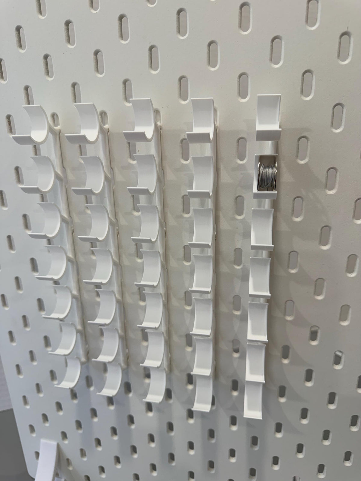 Industrial Bobbin Holder Clip, IKEA Skadis Pegboard Accessory, White PLA Sewing Organiser